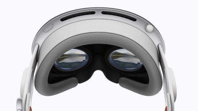 Apple’s Approach to Immersive VR on Vision Pro is Smarter Than it Seems—And Likely to Stick